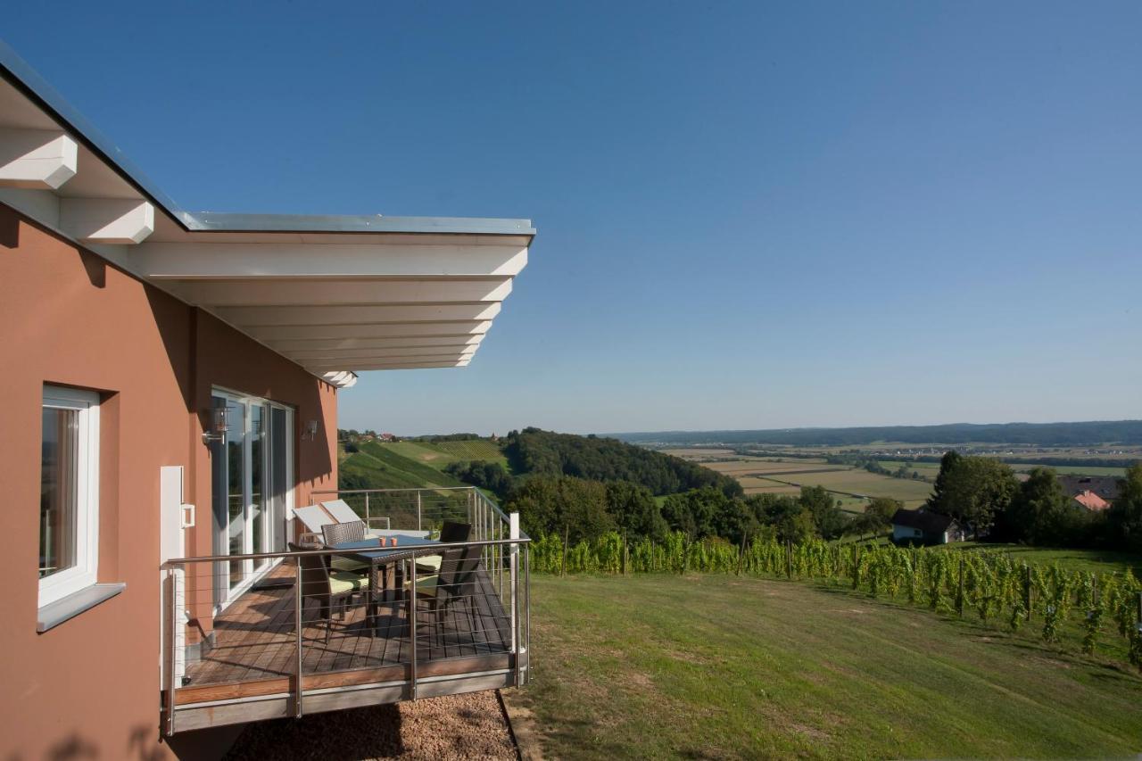 Ferienhaeuser Im Weingarten Fehring Exterior photo