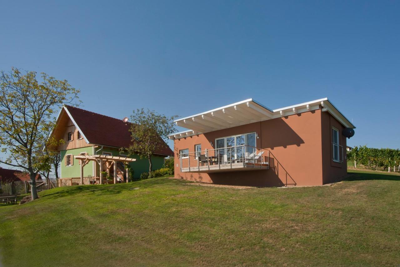 Ferienhaeuser Im Weingarten Fehring Exterior photo